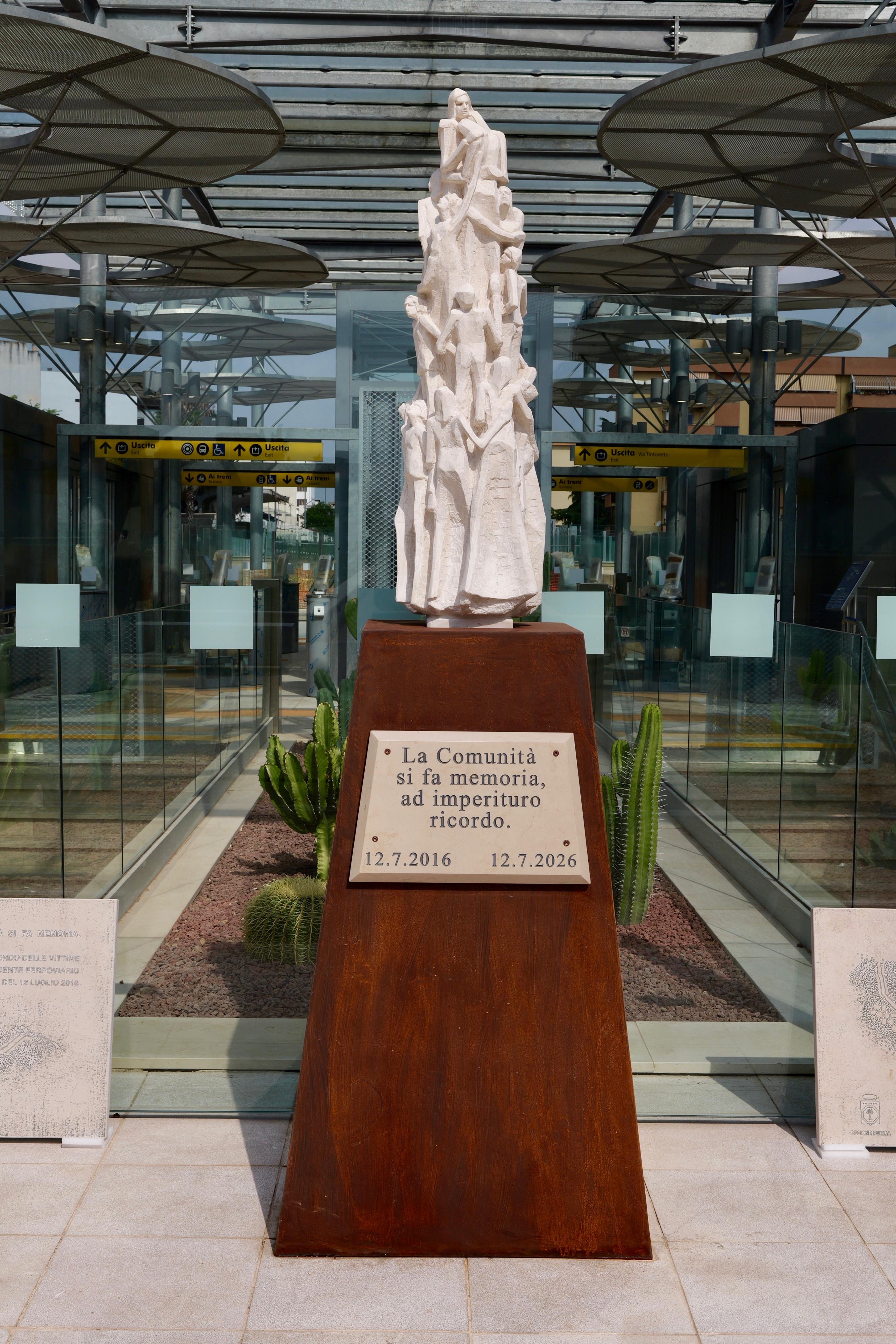 Galleria Decennale del disastro ferroviario Andria Corato: discorso del presidente Decaro - Diapositiva 4 di 9