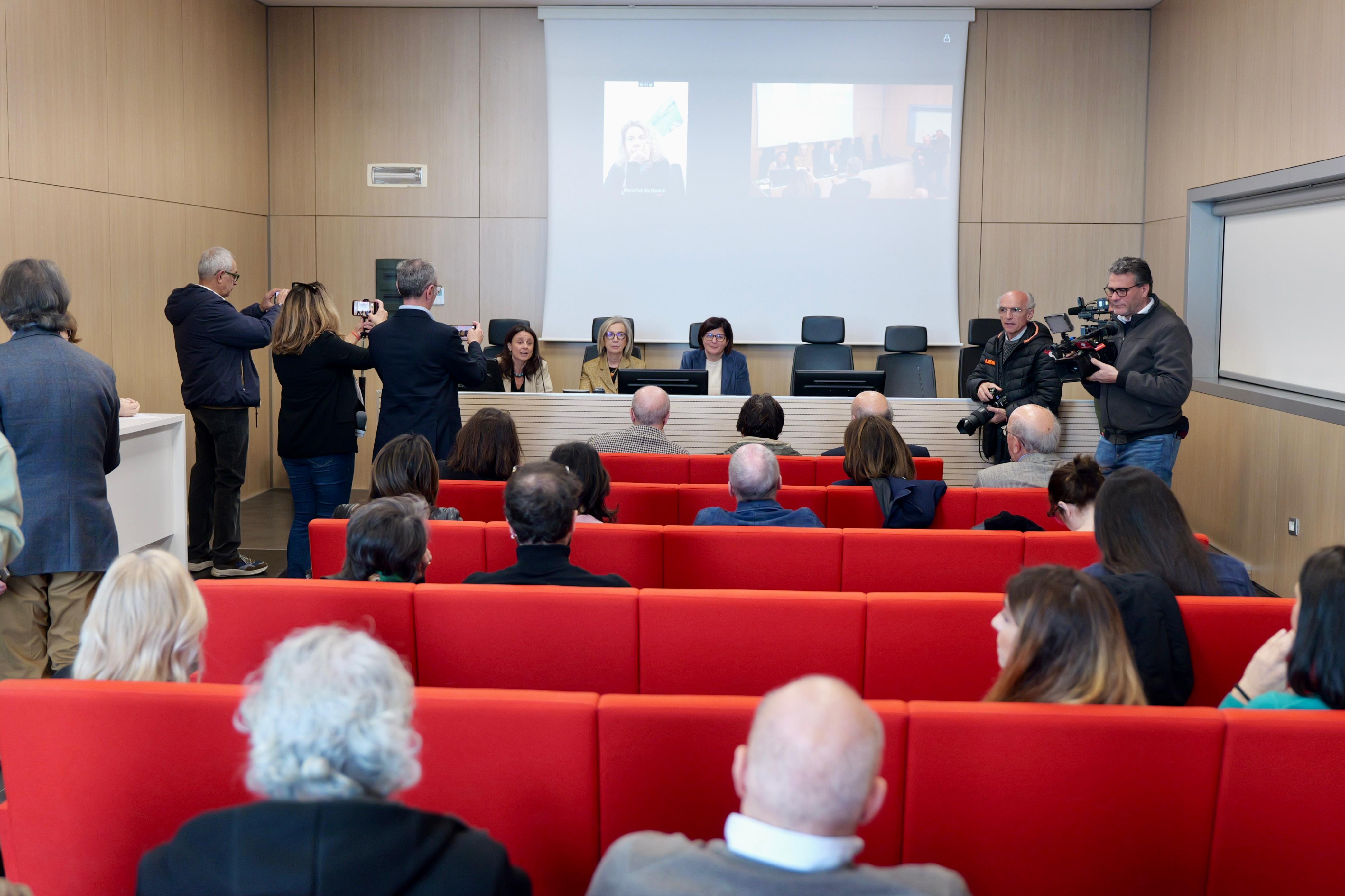Galleria Presentato il Forum Regionale per lo Sviluppo Sostenibile, Ciliento: “Il Forum come occasione per fare rete e costruire una visione sostenibile dello sviluppo in Puglia” - Diapositiva 3 di 4